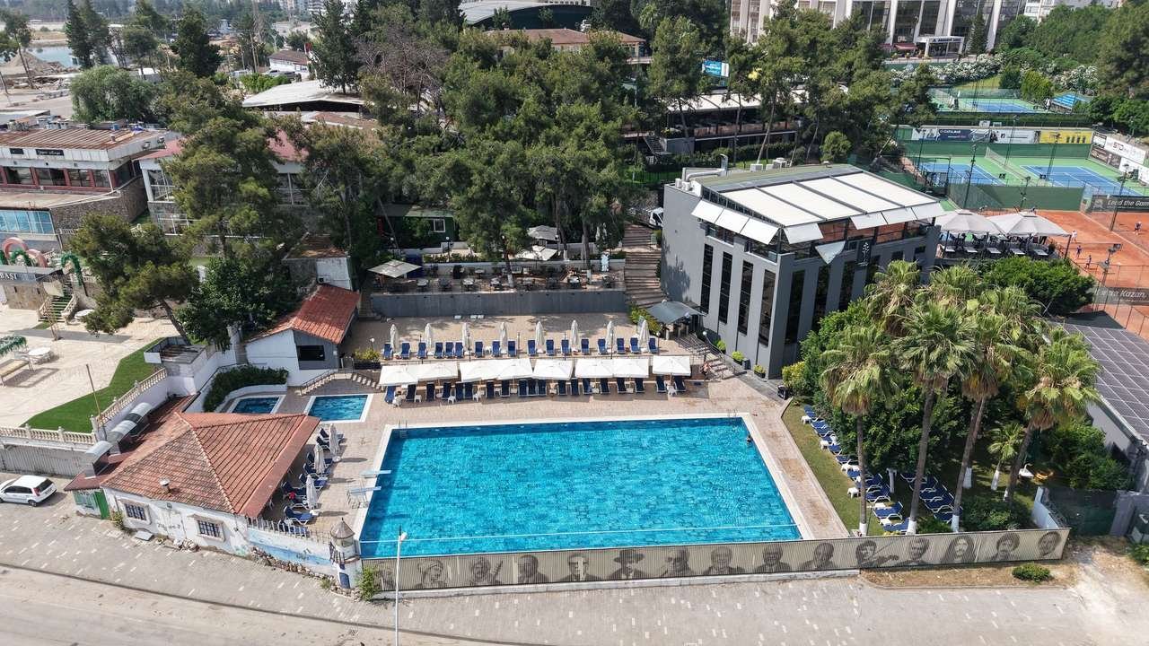 Havuz Kenarı
